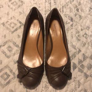 Brown shoes with little wedge